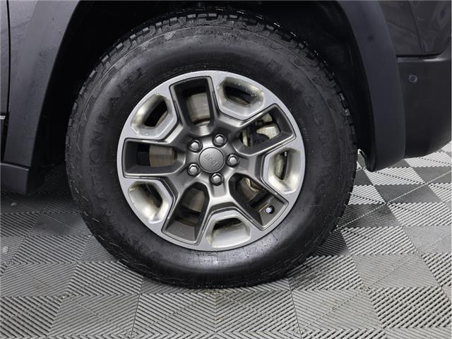 2021 Jeep Cherokee Trailhawk (Stk: A20606) in Calgary - Image 4 of 22