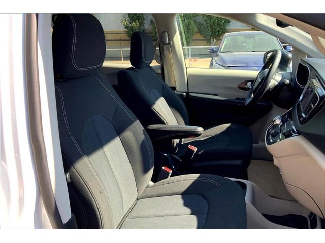 2024 Chrysler Grand Caravan SXT (Stk: 24A8794) in Sherwood Park - Image 7 of 30