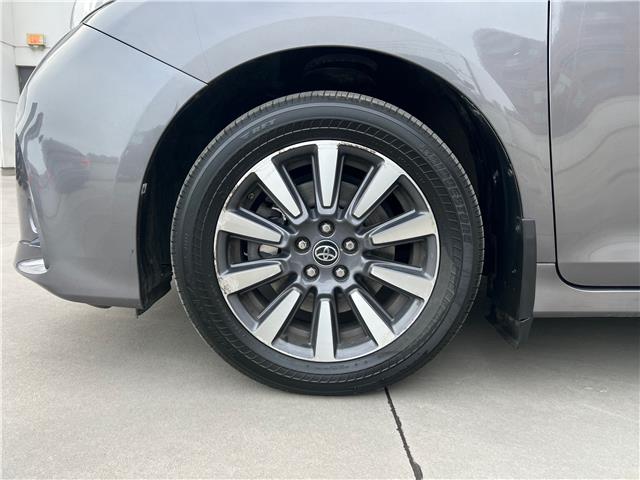2018 Toyota Sienna XLE 7-Passenger (Stk: AP5385) in Toronto - Image 5 of 27