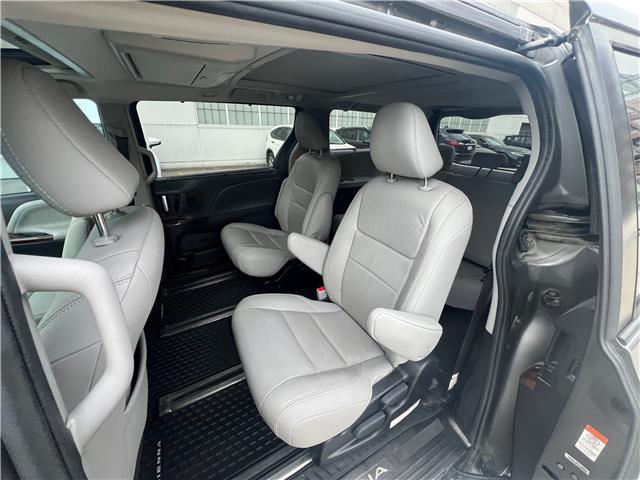 2018 Toyota Sienna XLE 7-Passenger (Stk: AP5385) in Toronto - Image 20 of 27