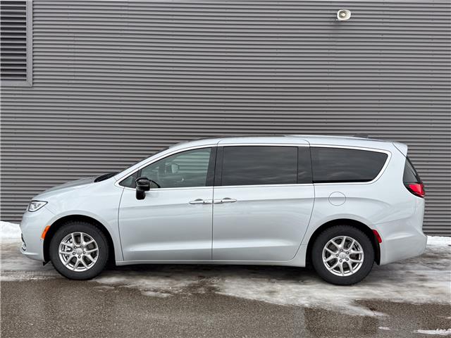 2026 Chrysler Pacifica Select (Stk: 26056D) in London - Image 3 of 29
