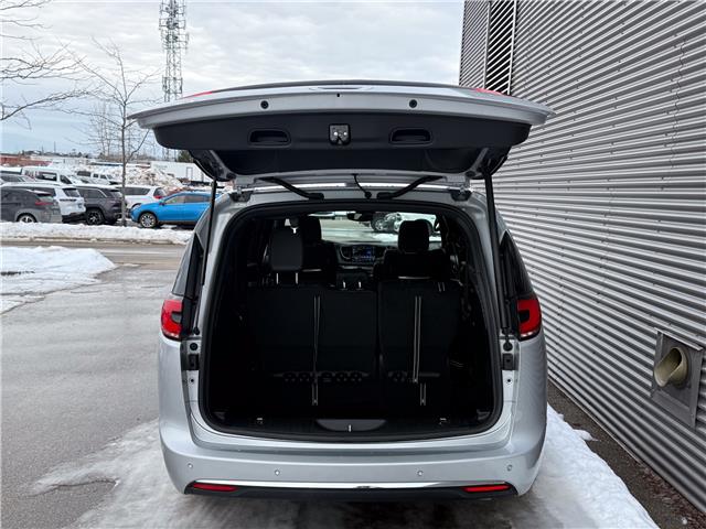 2026 Chrysler Pacifica Select (Stk: 26056D) in London - Image 6 of 29