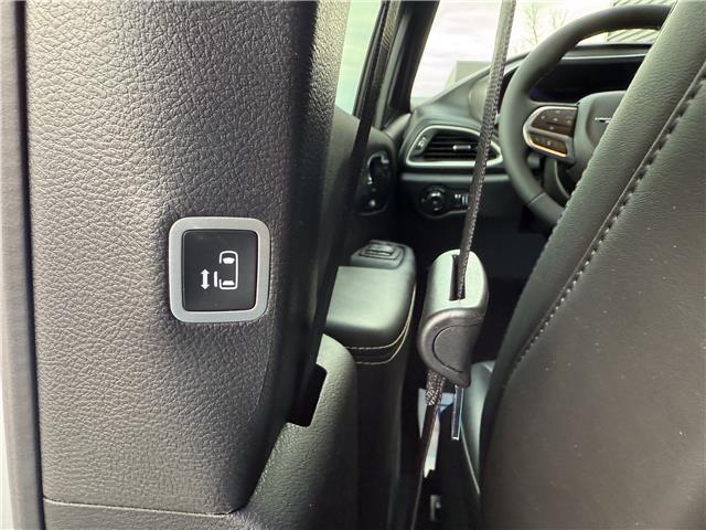 2026 Chrysler Pacifica Select (Stk: 26056D) in London - Image 26 of 29