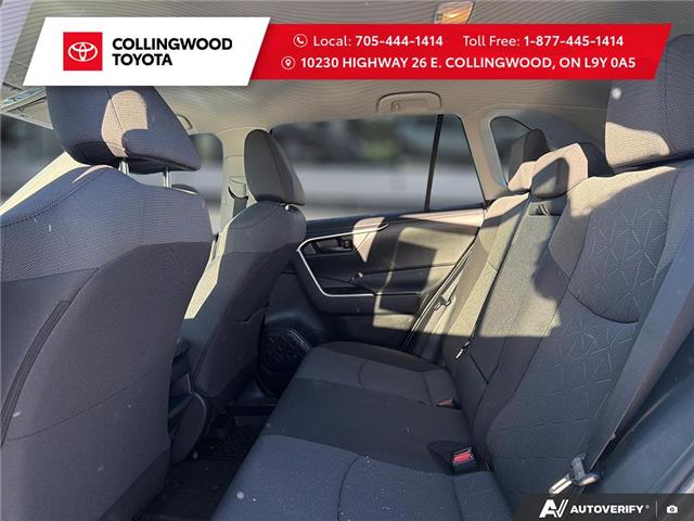 2021 Toyota RAV4 LE (Stk: 22040A) in Collingwood - Image 13 of 14