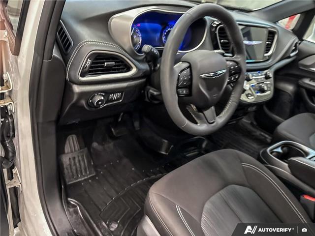 2022 Chrysler Pacifica Touring (Stk: 164567) in London - Image 13 of 26