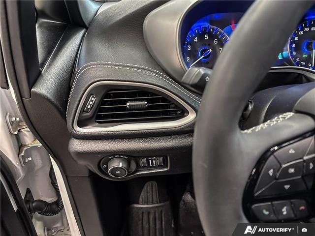 2022 Chrysler Pacifica Touring (Stk: 164567) in London - Image 17 of 26