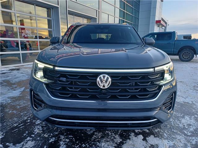 2024 Volkswagen Atlas Cross Sport 2.0 TSI Execline (Stk: 2690111) in Regina - Image 2 of 25