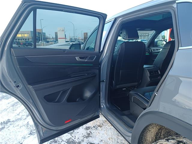 2024 Volkswagen Atlas Cross Sport 2.0 TSI Execline (Stk: 2690111) in Regina - Image 17 of 25