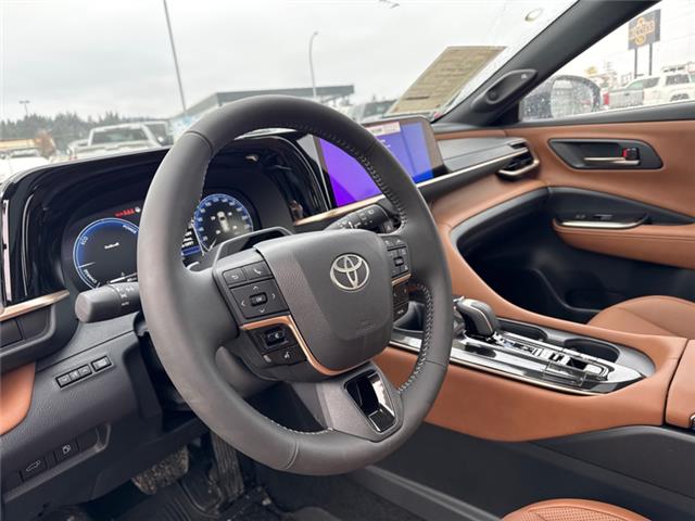 2025 Toyota Crown Signia Limited (Stk: 3035297) in Cranbrook - Image 9 of 22