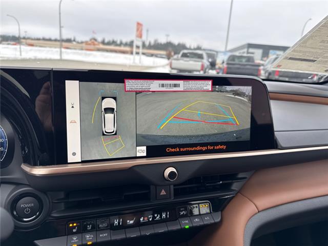 2025 Toyota Crown Signia Limited (Stk: 3035297) in Cranbrook - Image 17 of 22