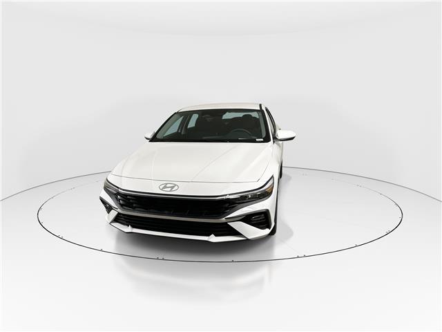 2026 Hyundai Elantra Preferred (Stk: 16105172) in Markham - Image 2 of 18