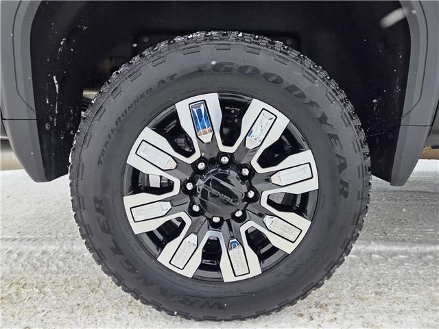 2025 GMC Sierra 2500 Denali Crew Cab 4X4 (Stk: B5817) in Listowel - Image 11 of 42