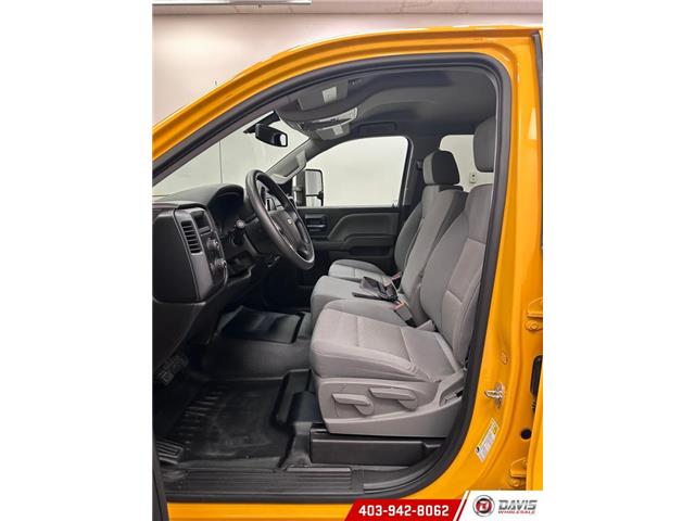 2017 Chevrolet Silverado 1500 WT (Stk: 21000) in Lethbridge - Image 7 of 19 2017 Chevrolet Silverado 1500 WT (Stk: 21000) in Lethbridge - Image 7 of 19