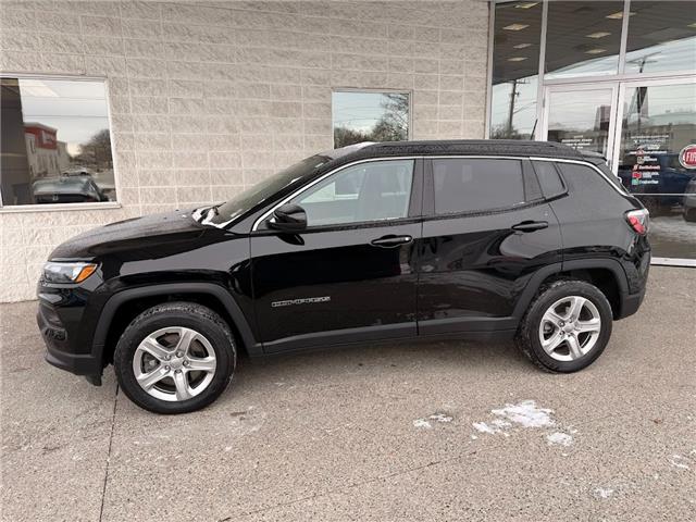 2023 Jeep Compass North in Sarnia - Image 2 of 20