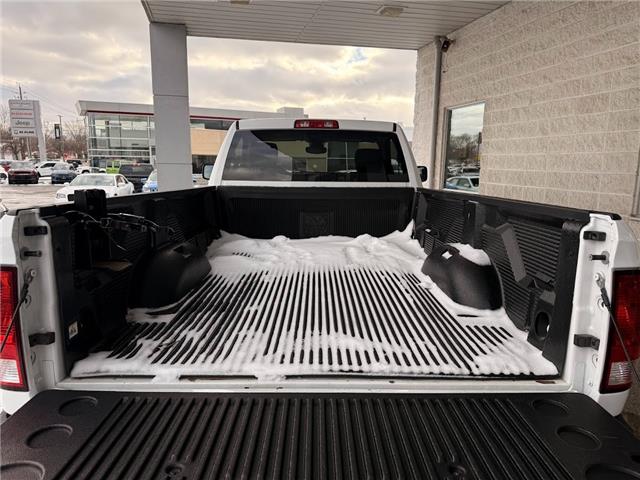 2021 RAM 1500 Classic Tradesman in Sarnia - Image 6 of 17