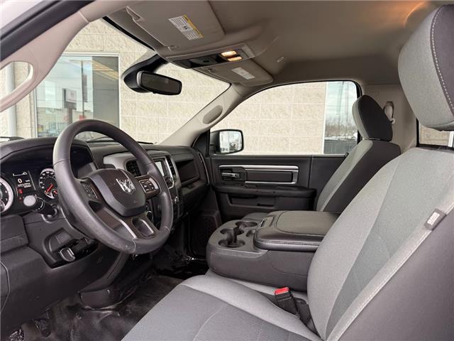 2021 RAM 1500 Classic Tradesman in Sarnia - Image 9 of 17