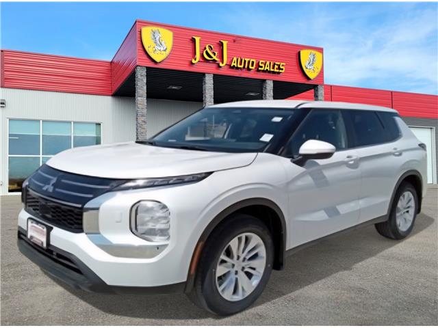 2026 Mitsubishi Outlander ES (Stk: WM26004) in Brandon - Image 1 of 16