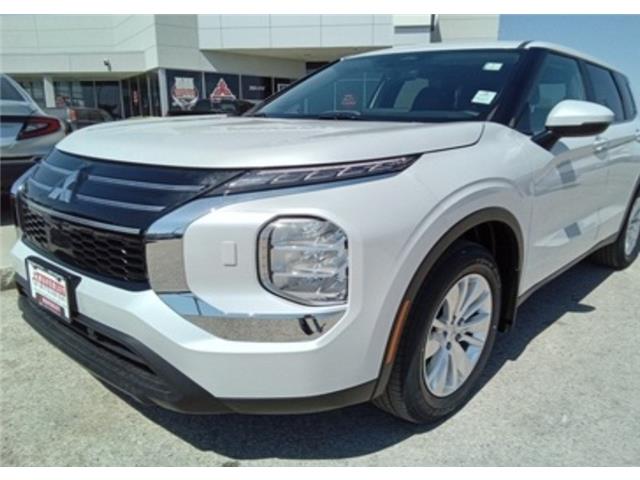2026 Mitsubishi Outlander ES (Stk: WM26004) in Brandon - Image 2 of 16 2026 Mitsubishi Outlander ES (Stk: WM26004) in Brandon - Image 2 of 16