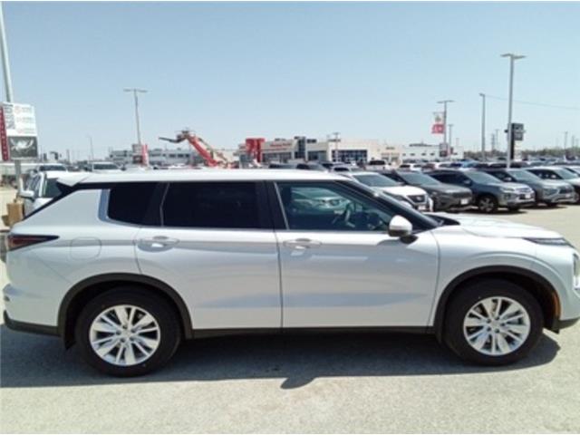 2026 Mitsubishi Outlander ES (Stk: WM26004) in Brandon - Image 5 of 16 2026 Mitsubishi Outlander ES (Stk: WM26004) in Brandon - Image 5 of 16