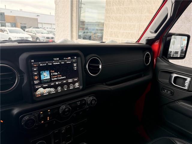 2020 Jeep Wrangler Unlimited Sahara in Sarnia - Image 13 of 21