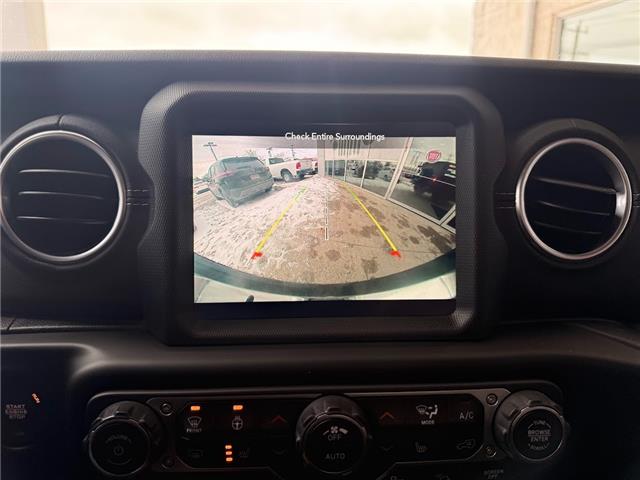 2020 Jeep Wrangler Unlimited Sahara in Sarnia - Image 15 of 21