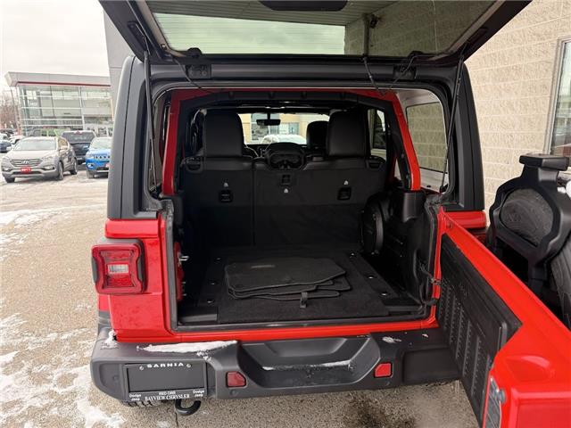 2020 Jeep Wrangler Unlimited Sahara in Sarnia - Image 7 of 21