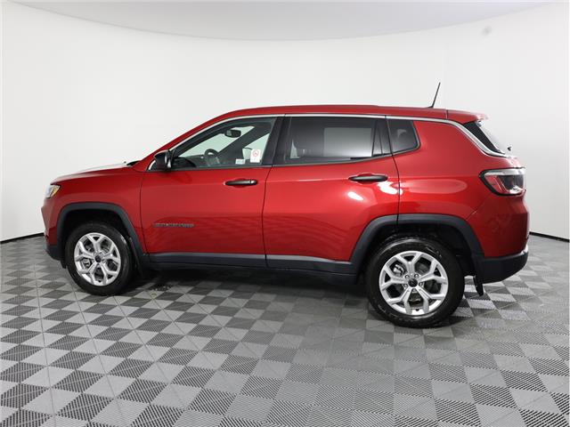 2025 Jeep Compass Sport (Stk: L632) in Calgary - Image 9 of 20