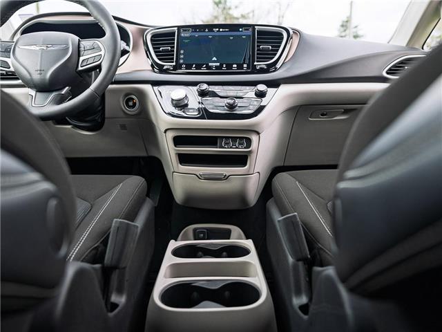 2024 Chrysler Grand Caravan SXT (Stk: 30620) in Surrey - Image 11 of 18