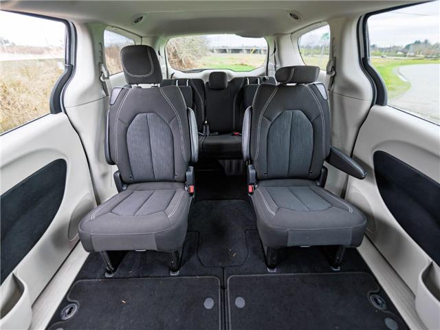 2024 Chrysler Grand Caravan SXT (Stk: 30620) in Surrey - Image 17 of 18