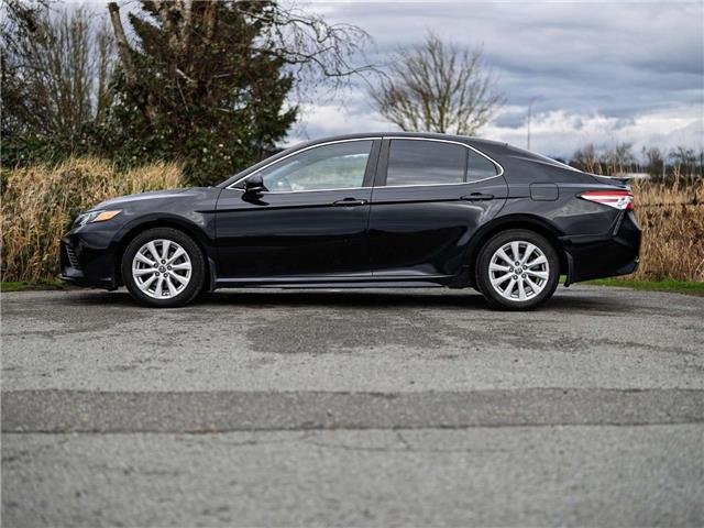 2020 Toyota Camry SE (Stk: S696423C) in Surrey - Image 3 of 19