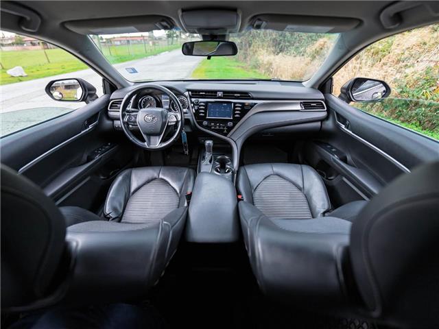 2020 Toyota Camry SE (Stk: S696423C) in Surrey - Image 8 of 19