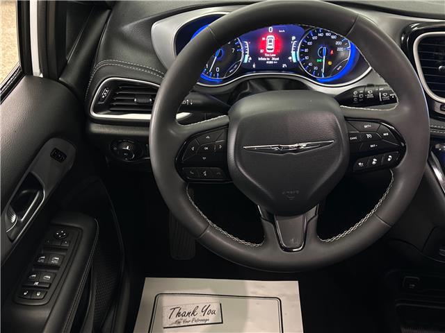 2024 Chrysler Pacifica Touring-L (Stk: 43358J) in Belleville - Image 13 of 28