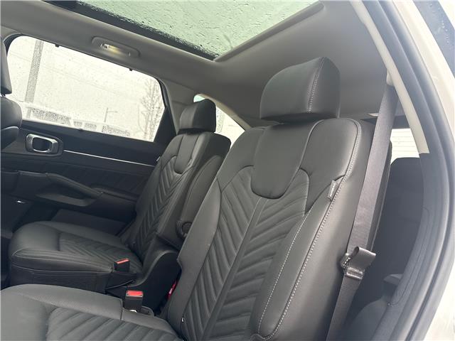 2025 Kia Sorento 2.5T X-Line Limited w/Black Interior (Stk: S26056A) in Newmarket - Image 13 of 22