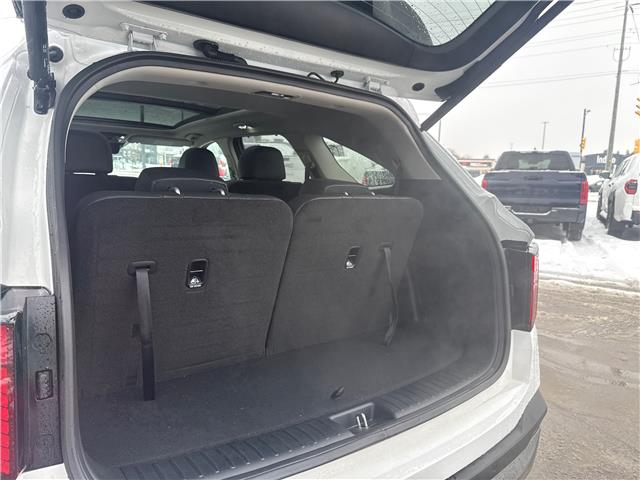 2025 Kia Sorento 2.5T X-Line Limited w/Black Interior (Stk: S26056A) in Newmarket - Image 9 of 22