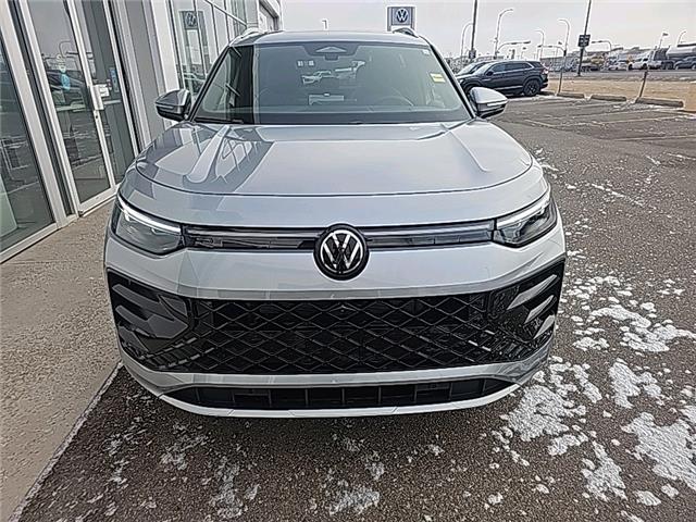2026 Volkswagen Tiguan Highline Turbo R-Line (Stk: 26365) in Lethbridge - Image 7 of 26