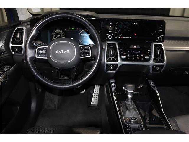 2023 Kia Sorento 2.5T SX w/Black Leather (Stk: 25410C) in Edmonton - Image 16 of 37
