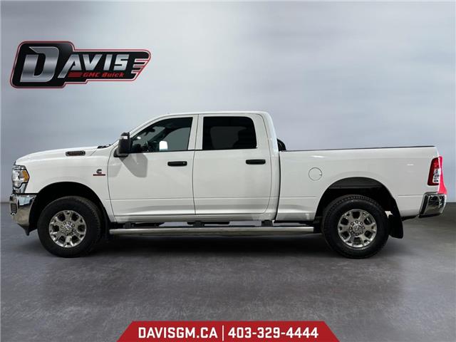2023 RAM 3500 Tradesman (Stk: 302403) in Lethbridge - Image 2 of 15