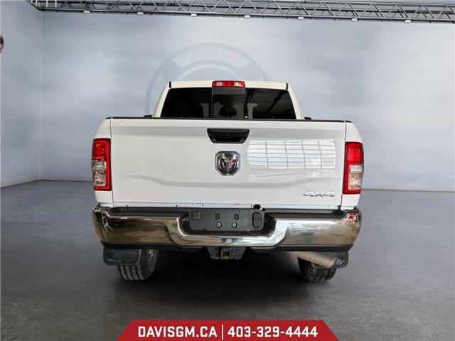 2023 RAM 3500 Tradesman (Stk: 302403) in Lethbridge - Image 4 of 15