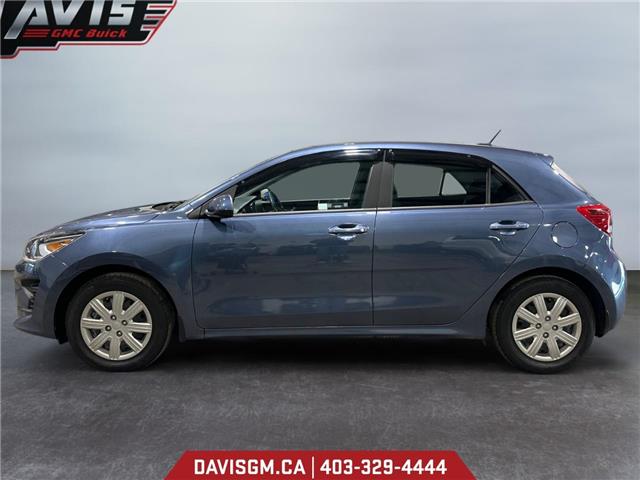 2023 Kia Rio  (Stk: 302058) in Lethbridge - Image 2 of 15