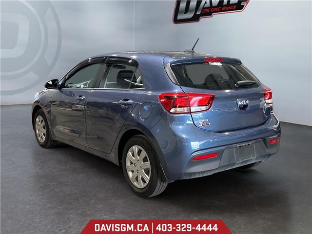 2023 Kia Rio  (Stk: 302058) in Lethbridge - Image 3 of 15