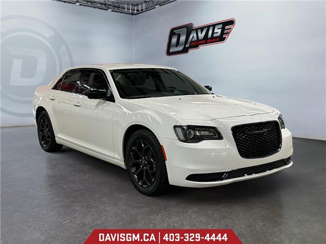2023 Chrysler 300 Touring (Stk: 301751) in Lethbridge - Image 7 of 15