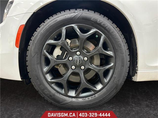 2023 Chrysler 300 Touring (Stk: 301751) in Lethbridge - Image 14 of 15