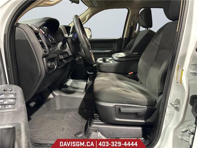 2020 RAM 3500 Tradesman (Stk: 302334) in Lethbridge - Image 9 of 15