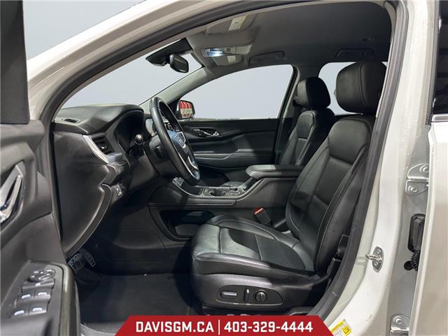 2023 GMC Acadia SLT (Stk: 302422) in Lethbridge - Image 9 of 15