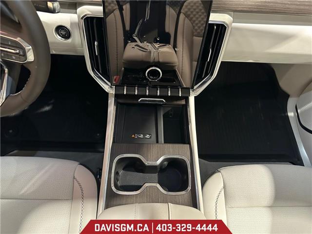 2026 GMC Acadia Denali (Stk: 302261) in Lethbridge - Image 11 of 15