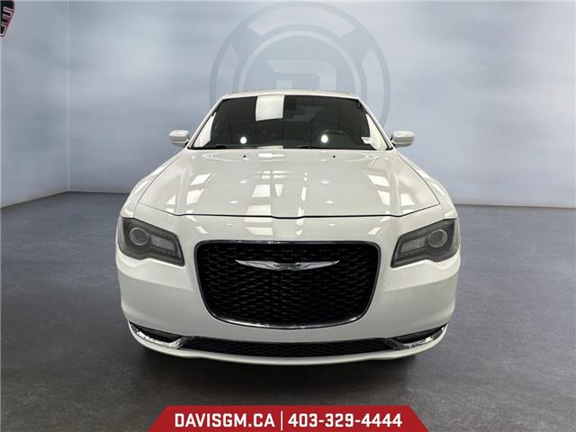 2016 Chrysler 300 S (Stk: 302340) in Lethbridge - Image 8 of 15
