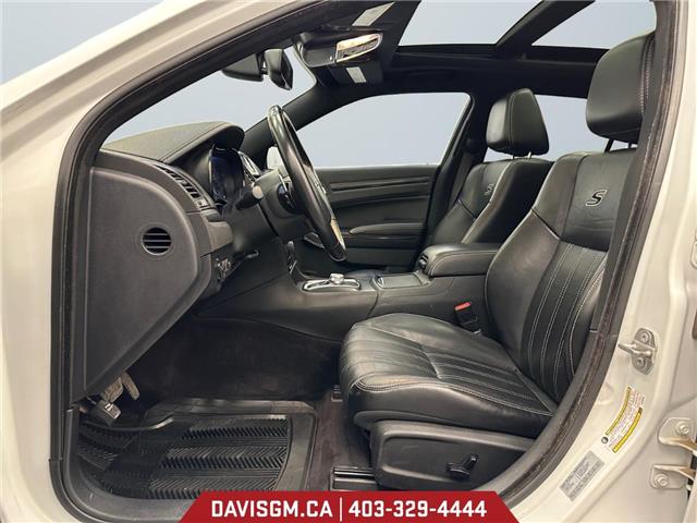 2016 Chrysler 300 S (Stk: 302340) in Lethbridge - Image 9 of 15