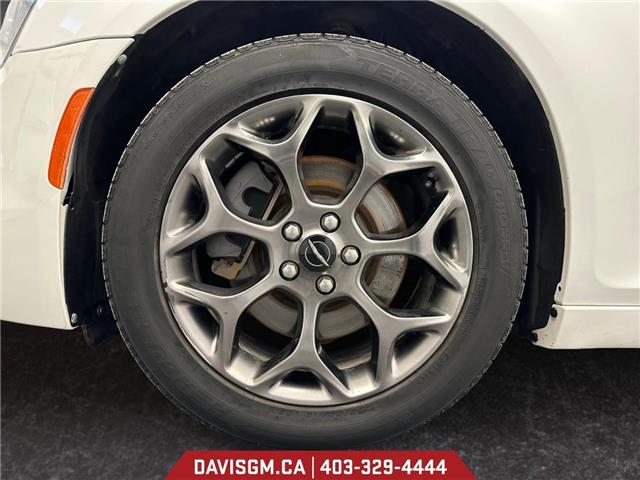 2016 Chrysler 300 S (Stk: 302340) in Lethbridge - Image 14 of 15