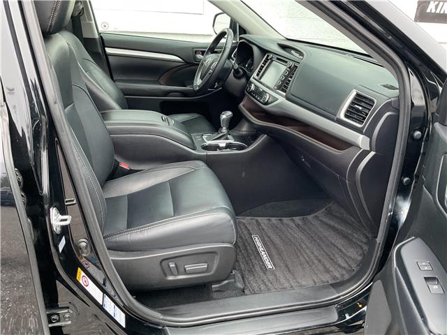 2017 Toyota Highlander  (Stk: 251324) in North Bay - Image 9 of 23
