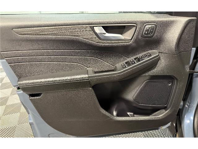 2023 Ford Escape Platinum (Stk: A19438) in North Bay - Image 10 of 30